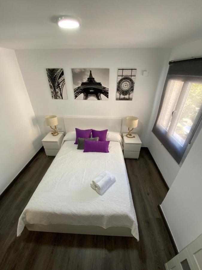 Reyna Apartamentos Malaga Exterior photo